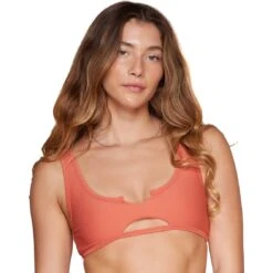 Damsel Keyhole Sports Top